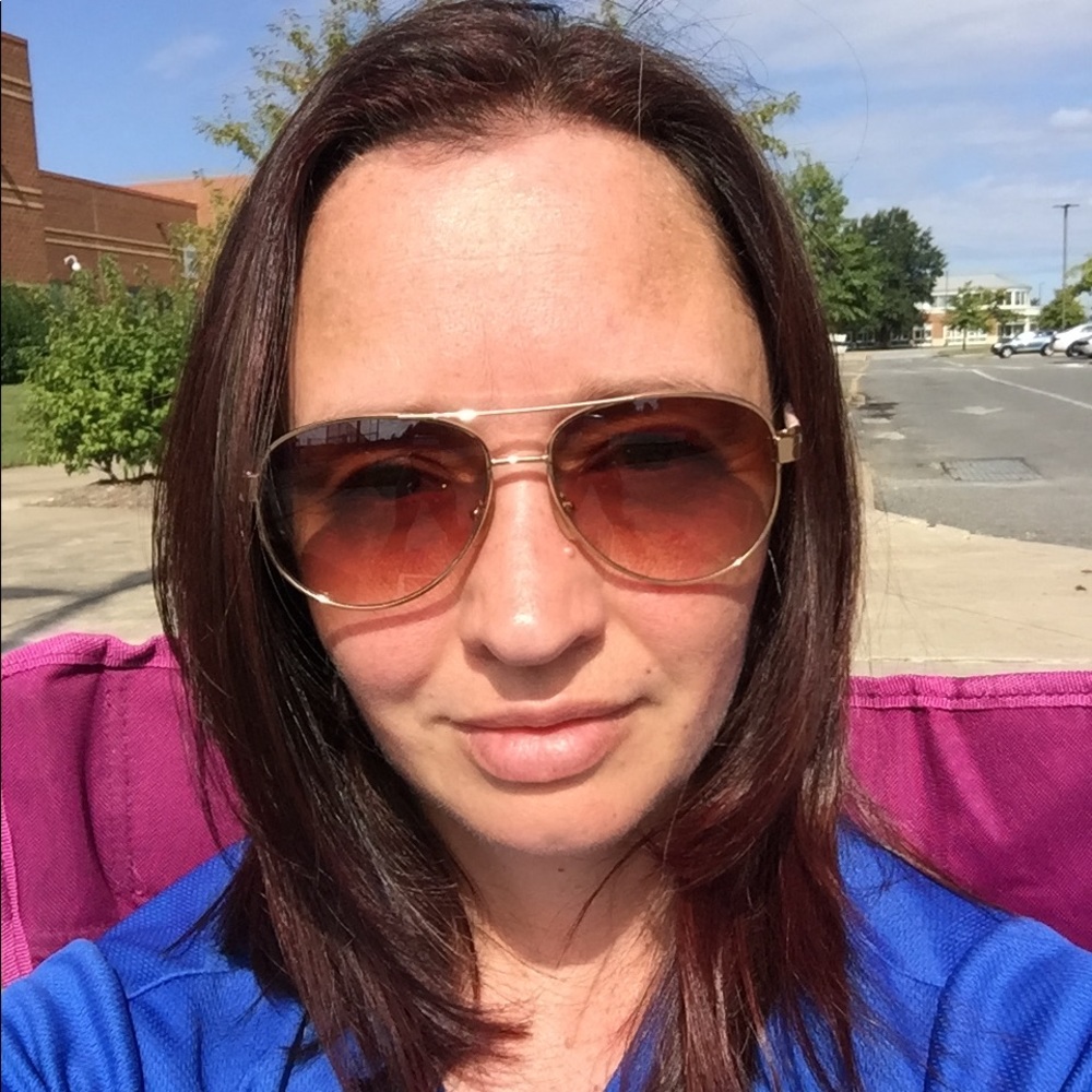 Meet your Posher, Jennifer